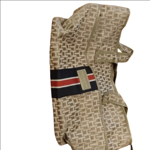 Tommy Hilfiger Large Satchel/ Overnight Bag. Great Design And Style!